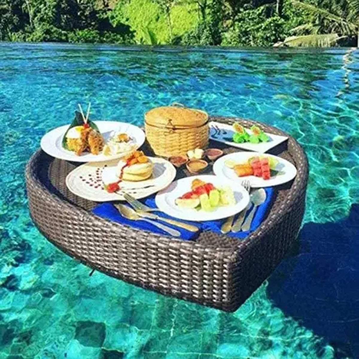 Heart-Shaped Woven Floating Pool Serving Tray for Parties