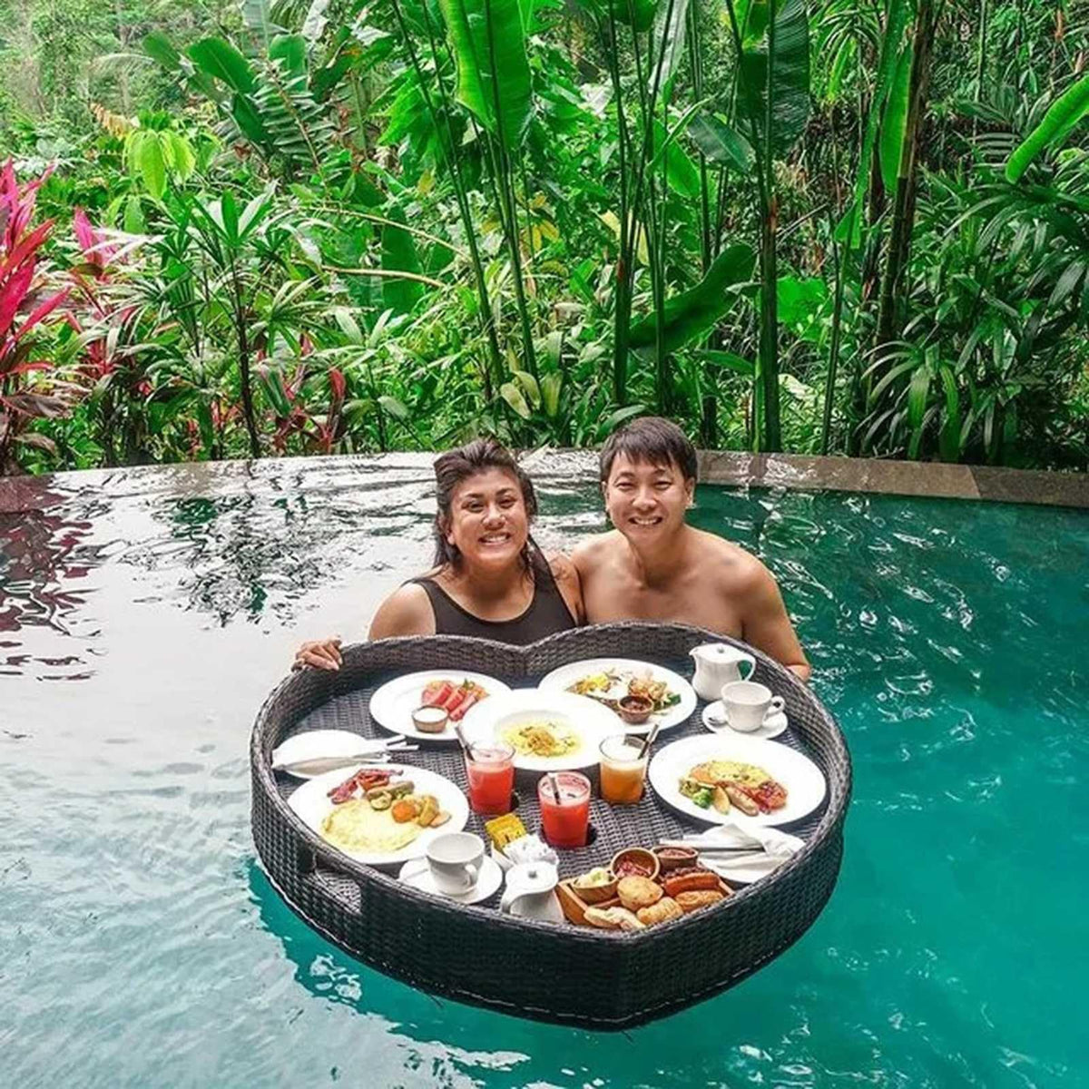 Heart-Shaped Woven Floating Pool Serving Tray for Parties