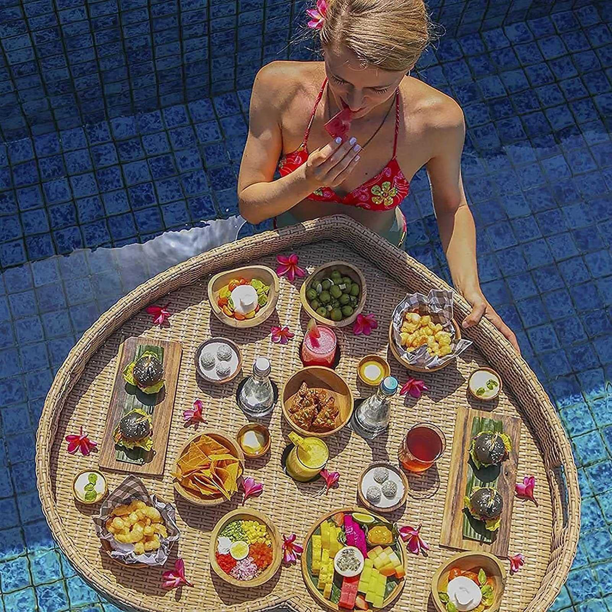 Heart-Shaped Woven Floating Pool Serving Tray for Parties