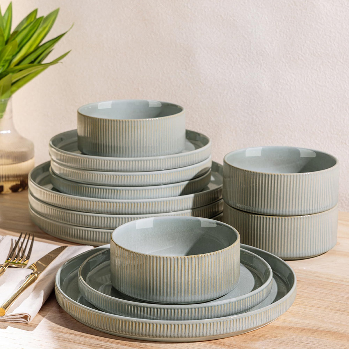 TheTerra Ceramic Dinnerware Plates & Bowls Set